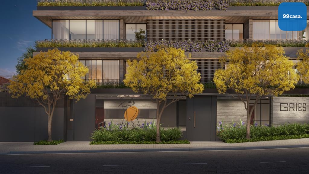 Apartamento à venda em frente ao MON. 166m  privativos, 3 suit...