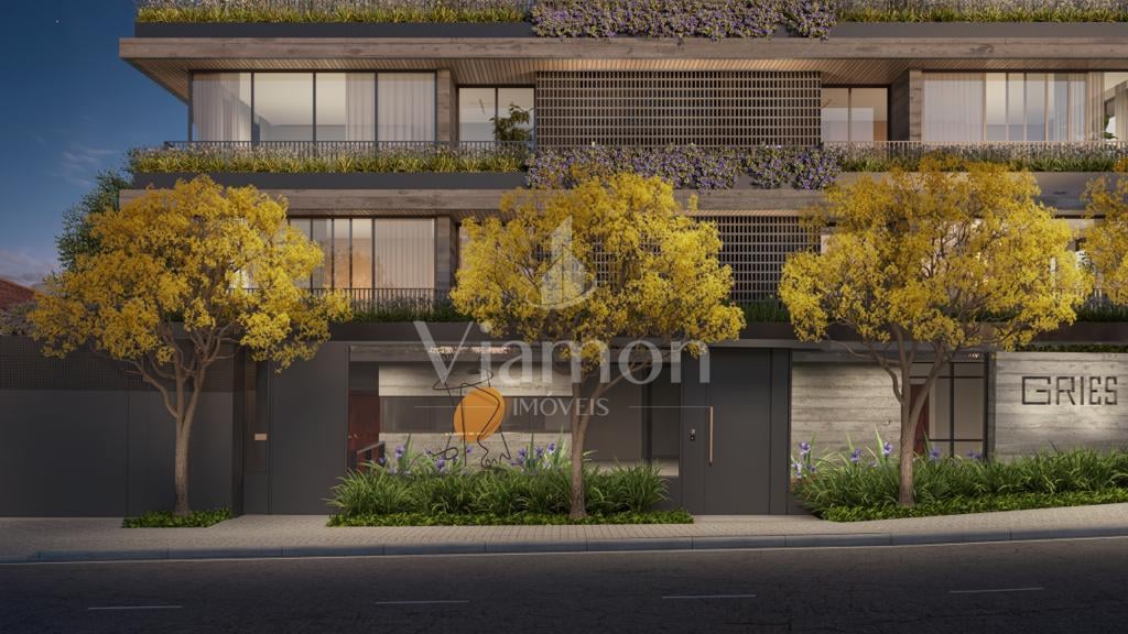 Apartamento à venda em frente ao MON. 166m  privativos, 3 suit...