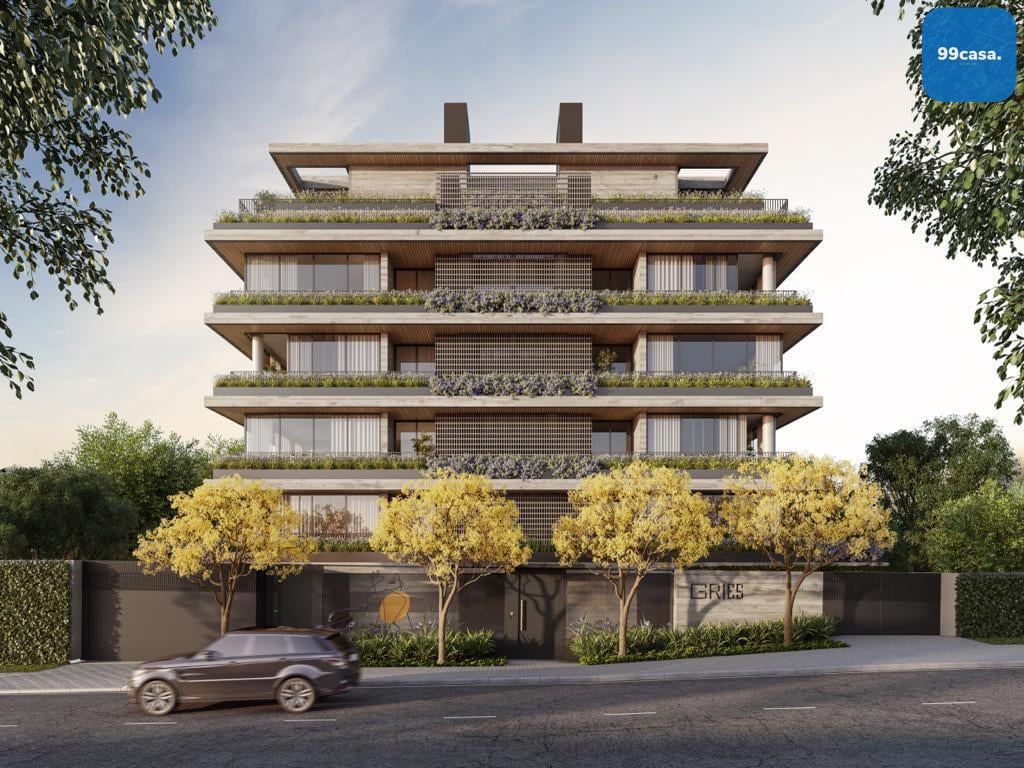 Apartamento à venda em frente ao MON. 166m  privativos, 3 suit...