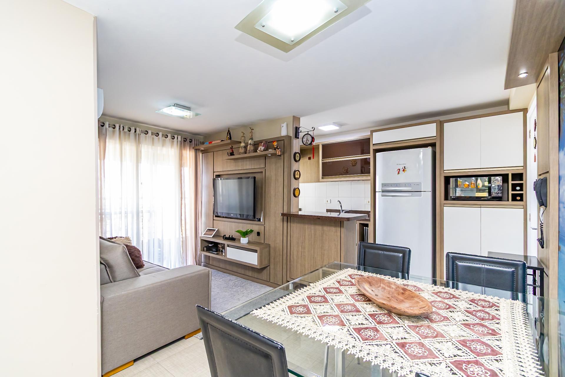 Apartamento com 2 dormitórios, Condomínio Grand Chateau, Pinha...