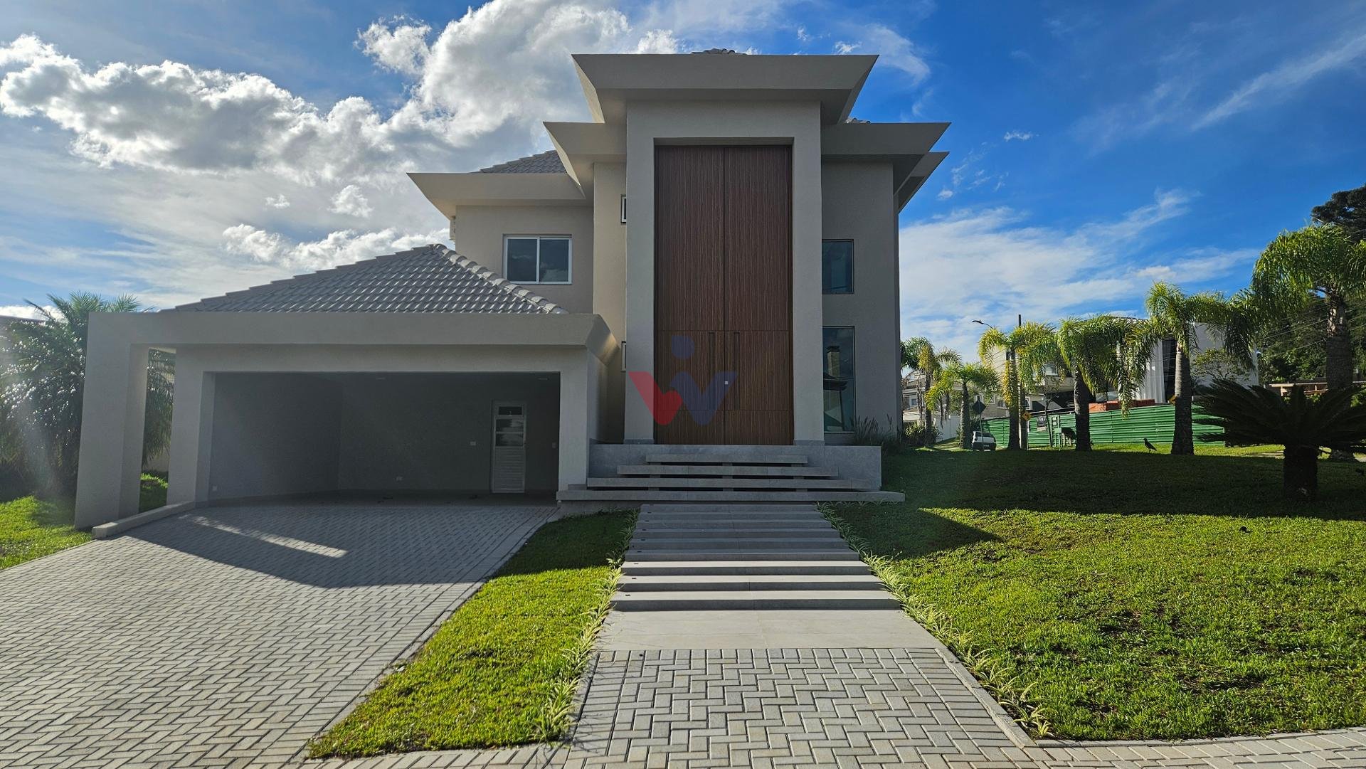 Casa com 4 quartos sendo 3 no térreo, com 435m2, Alphaville Gr...