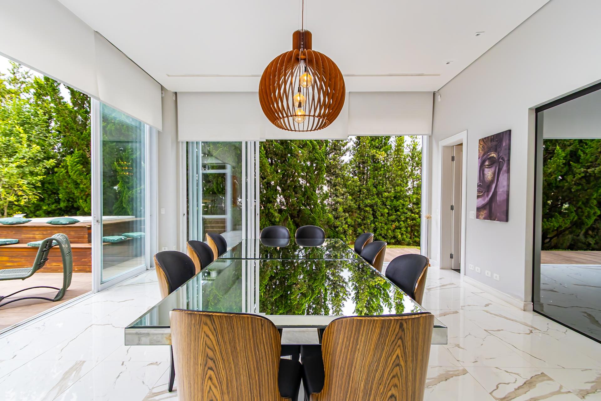 Casa à venda com 5 quartos, sendo 2 suítes em Alphaville Graci...