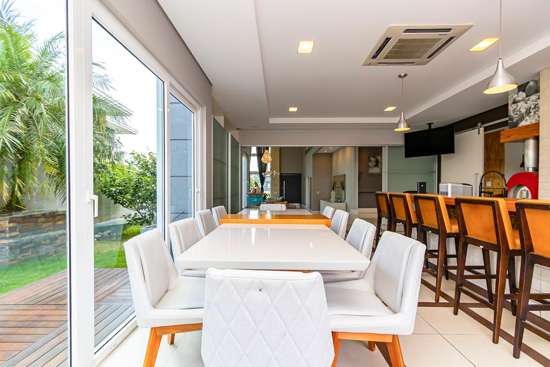 Casa à venda com 551m2, Alphaville Graciosa, PINHAIS - PR