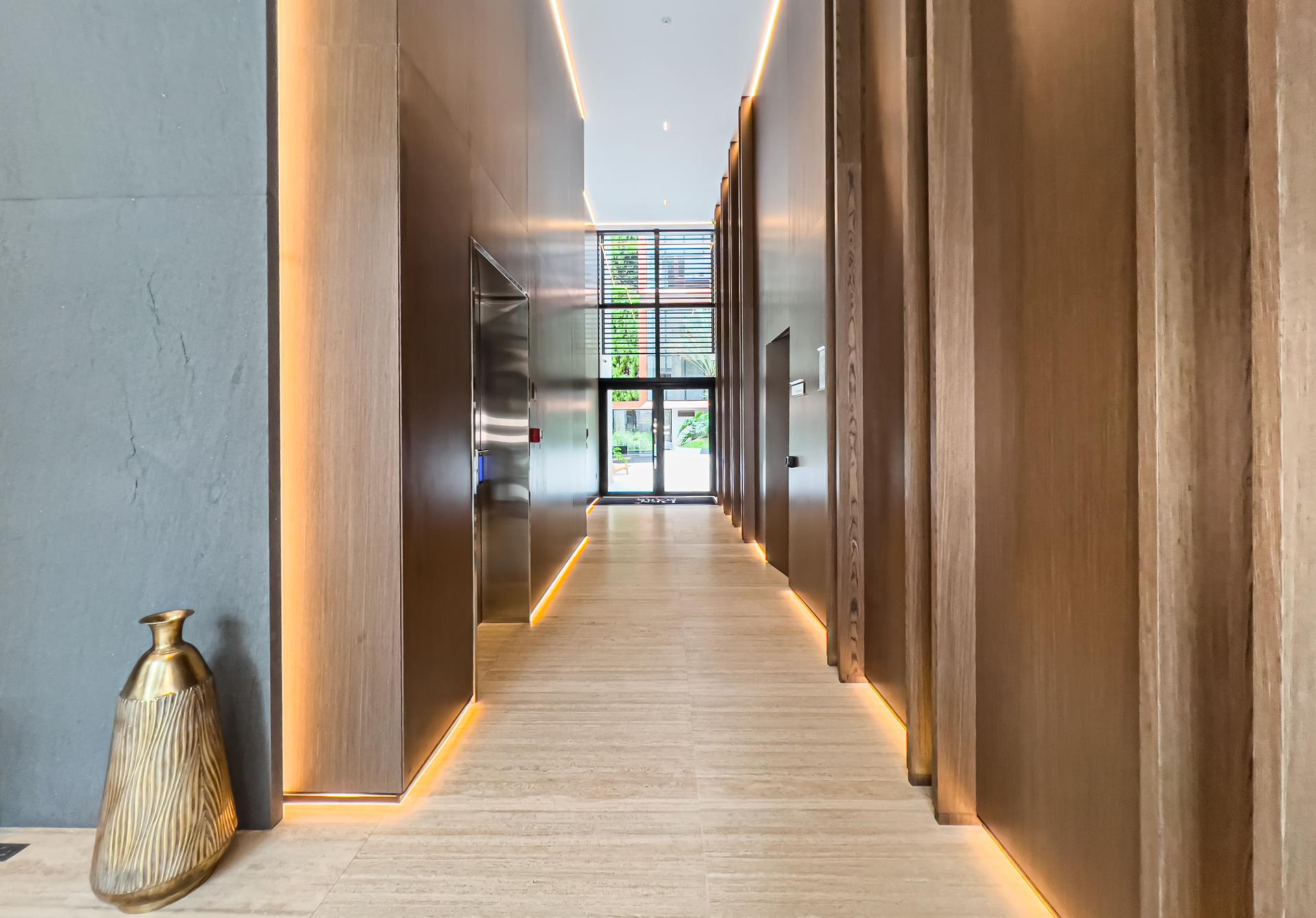 Apartamento exclusivo no Cabral | 227,98 m  privativos | 3 suí...