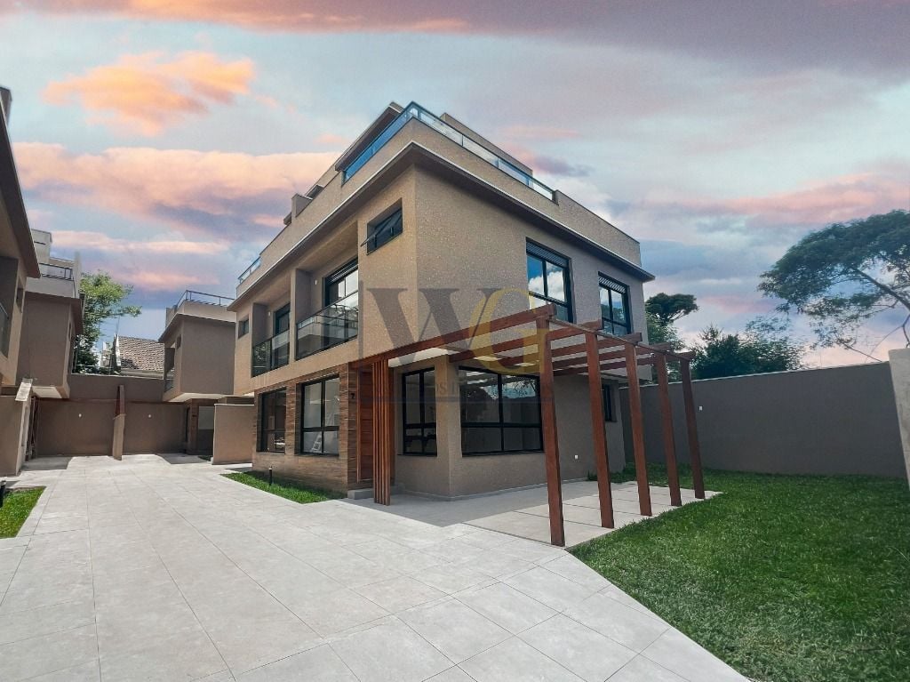 Sobrado em condominio com 3Q, 140 m  R  830.000,00 - Bacacheri...