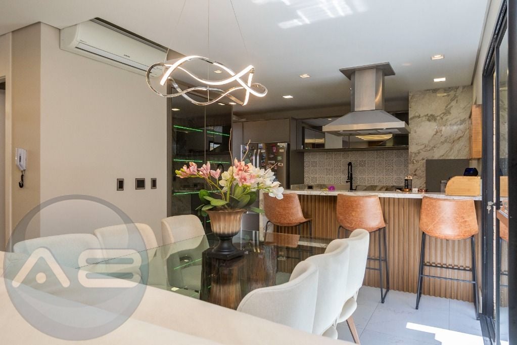 Casa em condominio prox Barigui , 266 m  por R  1.899.000,00  ...