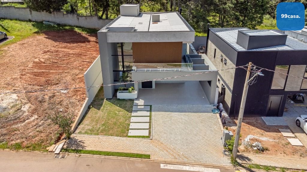 Linda casa no melhor condomínio de Campo Largo 4 dormitórios, ...