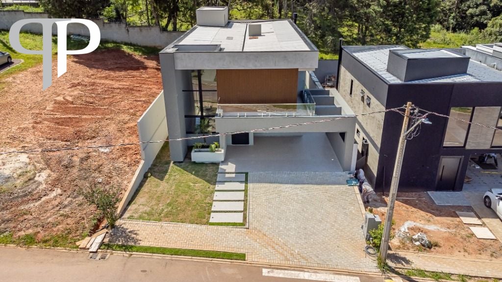 Linda casa no melhor condomínio de Campo Largo 4 dormitórios, ...