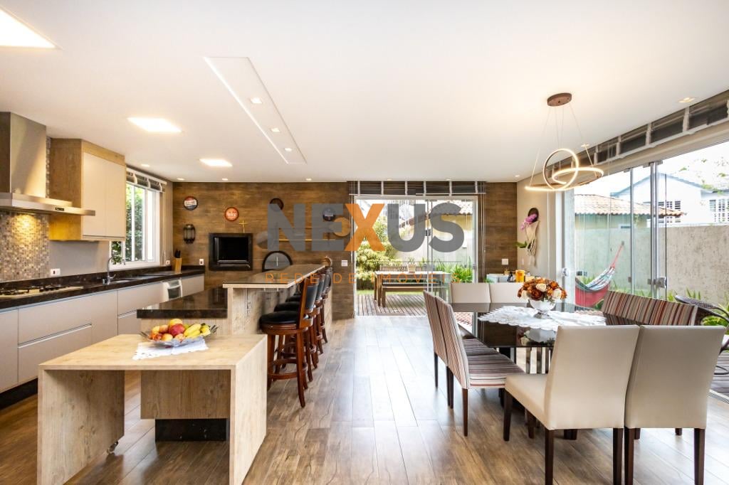 Casa com 4 dormitórios à venda,387.50 m , Santa Felicidade, CU...