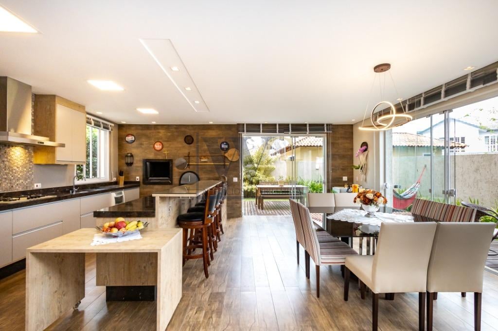 Casa com 4 dormitórios à venda,387.50 m , Santa Felicidade, CU...