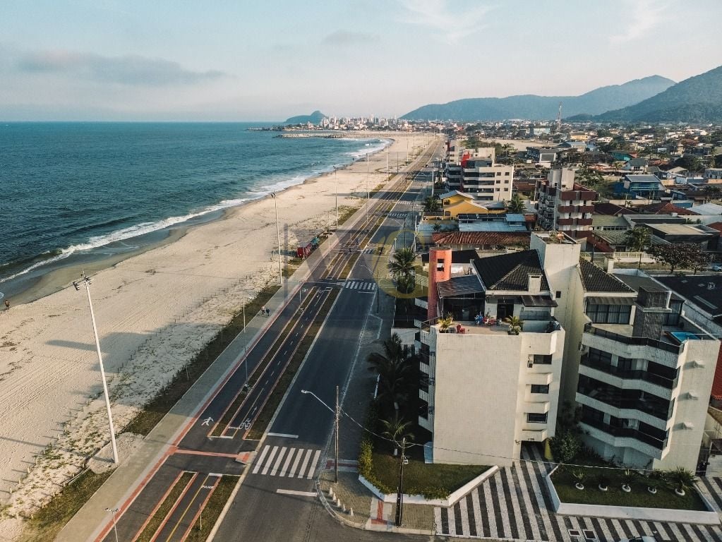 Cobertura com 3 dormitórios à venda, 208 m  por R  1.620.000,0...