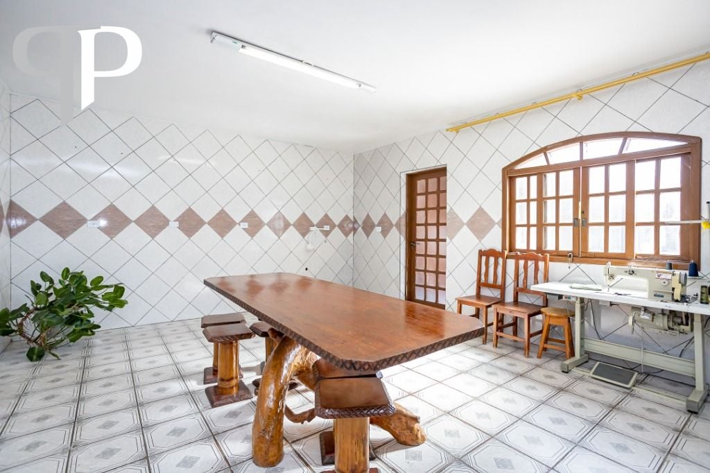 Sobrado com 5 dormitórios à venda,363.00 m , SAO JOSE DOS PINH...