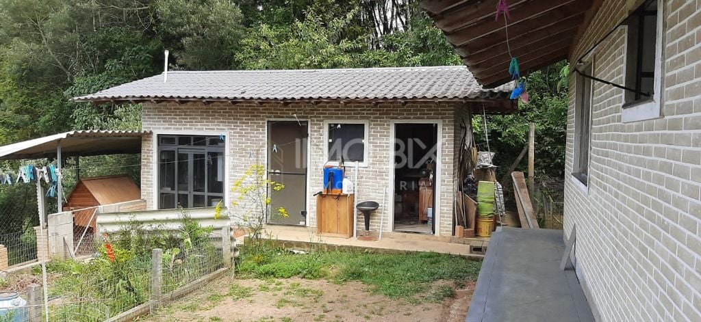 Chácara com 4 dormitórios à venda, 33000 m² por R$ 1.490.000,0...