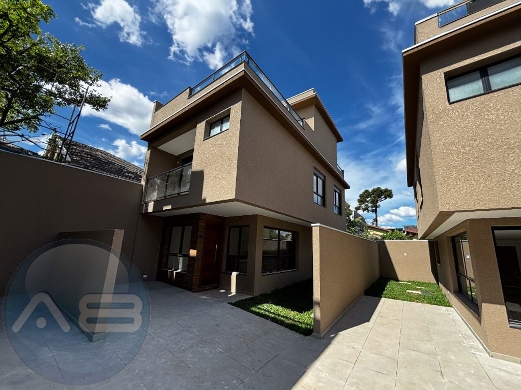 Sobrado em condominio com 3Q, 140 m  R  830.000,00 - Bacacheri...