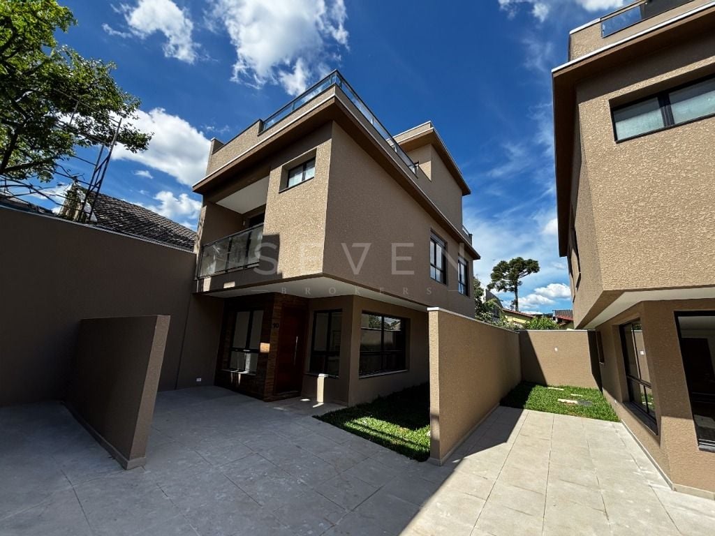 Sobrado em condominio com 3Q, 140 m  R  830.000,00 - Bacacheri...