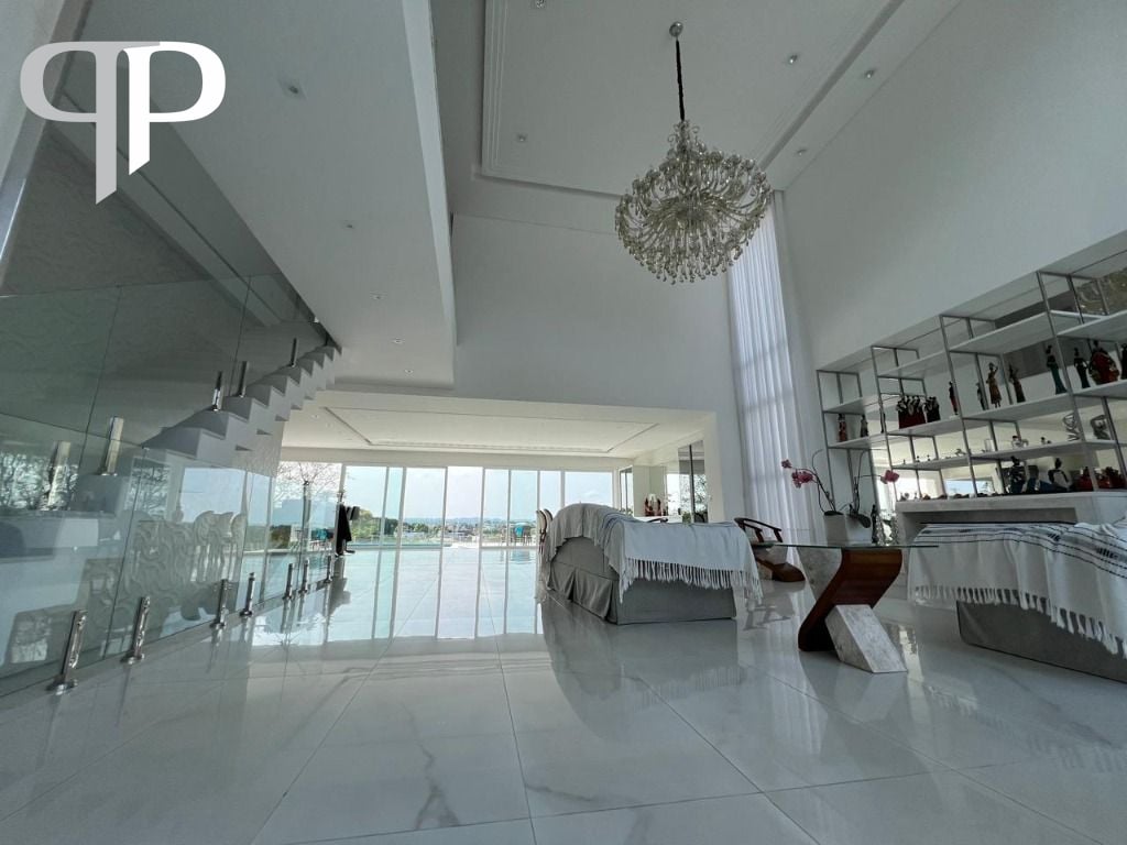 Casa com 4 suítes à venda no Alphaville Graciosa - Pinhais PR