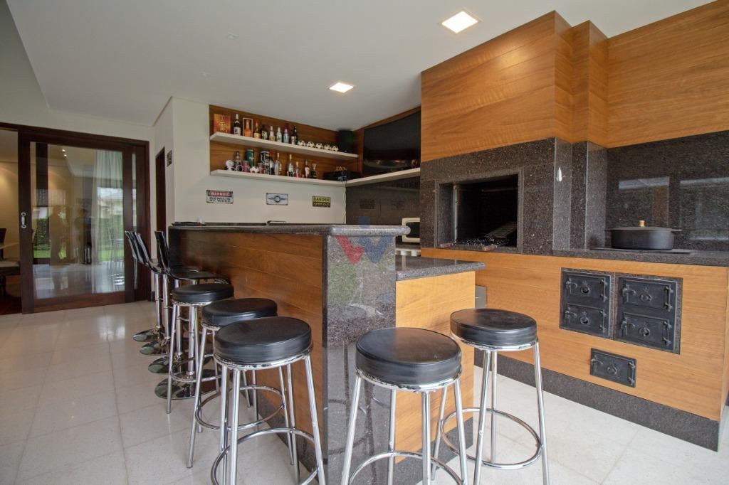 Casa com 4 dormitórios à venda, 427 m  por R  3.350.000,00 - A...