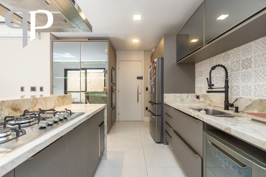 Casa com 3 dormitórios à venda, 266 m  por R  1.899.000,00 - S...