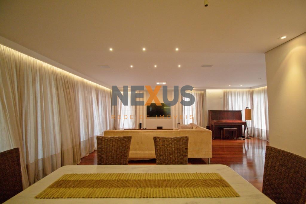Casa com 4 dormitórios à venda, 427 m  por R  3.350.000,00 - A...