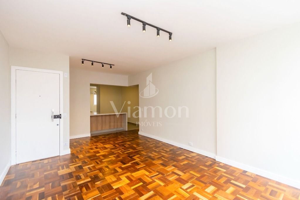 Apartamento com 3 dormitórios à venda, R  674.000 - Cabral - C...