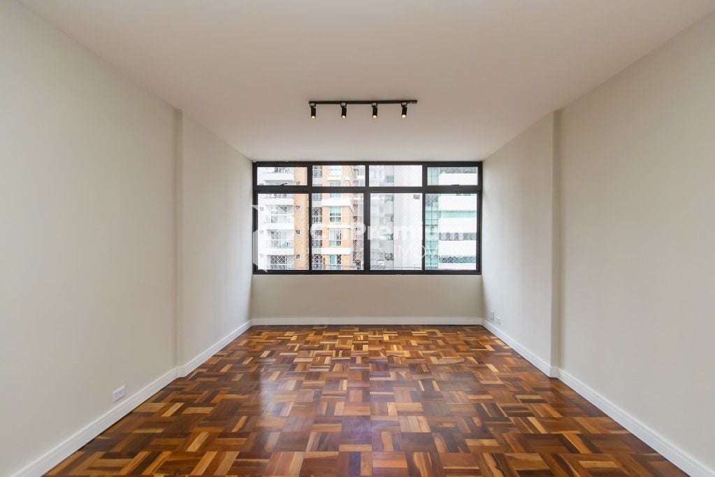 Apartamento com 3 dormitórios à venda, R  674.000 - Cabral - C...