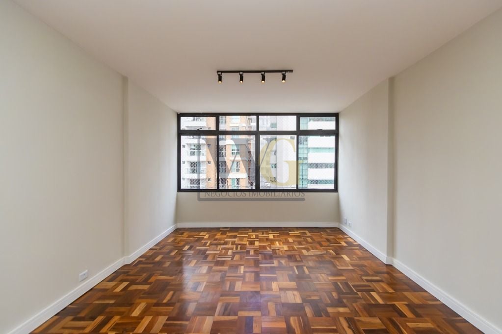 Apartamento com 3 dormitórios à venda, R  674.000 - Cabral - C...