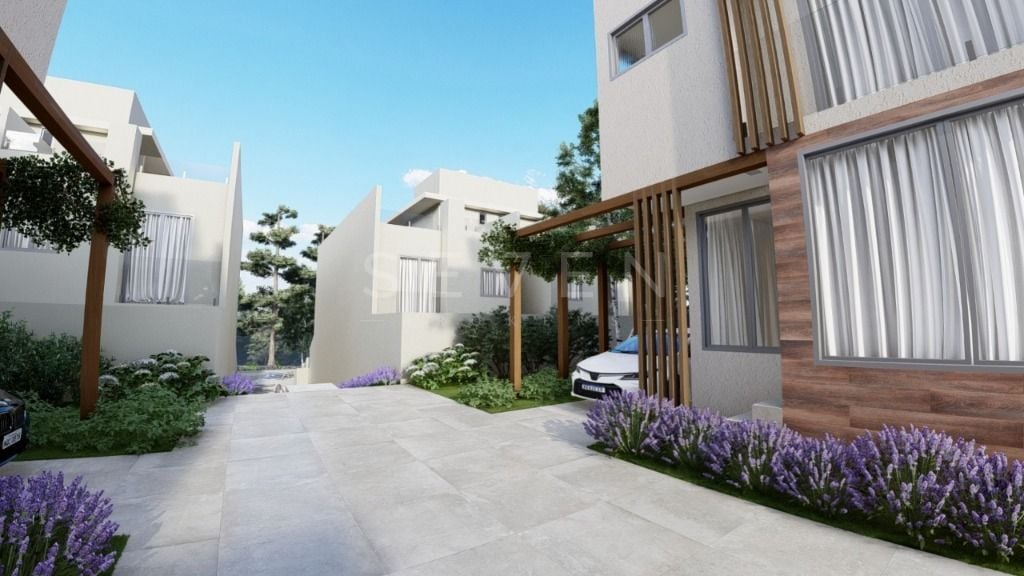 Sobrado em condominio com 3Q, 140 m  R  830.000,00 - Bacacheri...