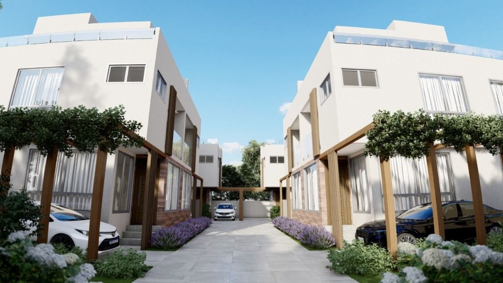 Sobrado em condominio com 3Q, 140 m  R  839.000,00 - Bacacheri...