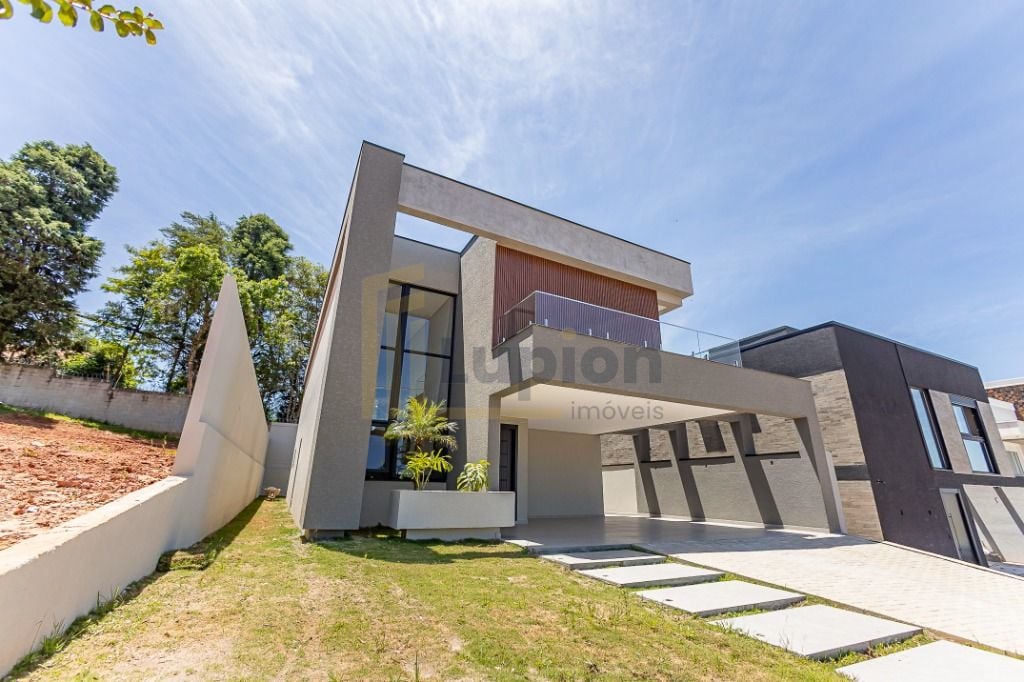 Linda casa no melhor condomínio de Campo Largo 4 dormitórios, ...