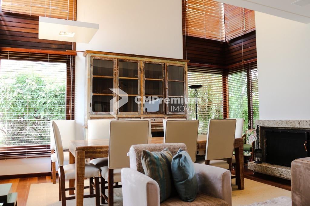 Casa com 4 dormitórios à venda, 420 m  por R  5.501.000,00 - A...