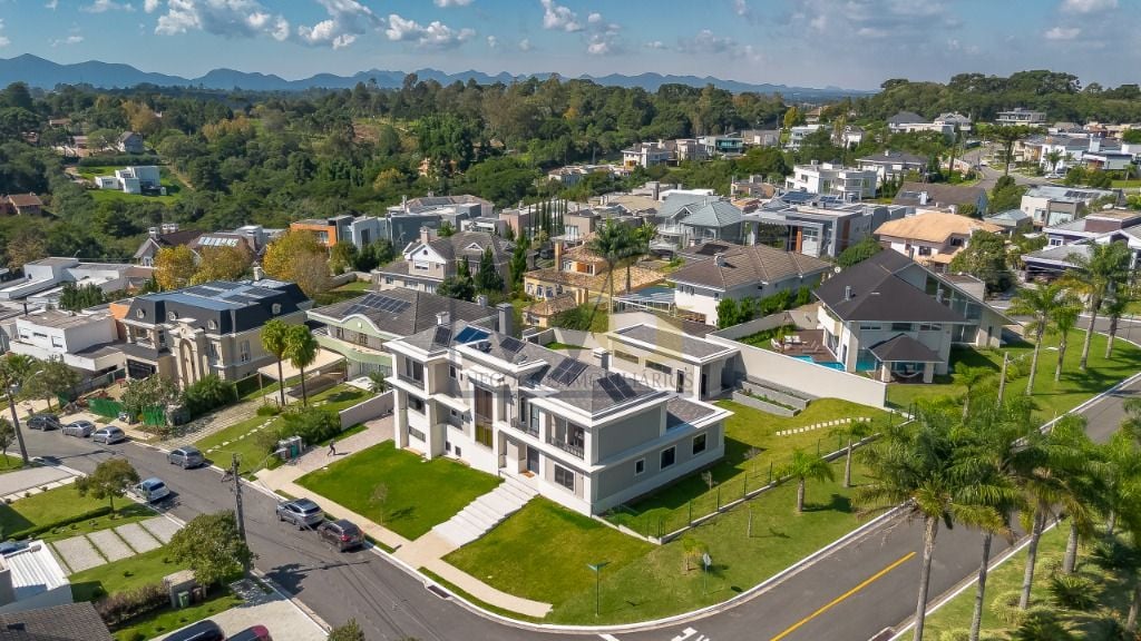 Casa com 4 dormitórios à venda, 596 m  por R  9.500.000,00 - A...