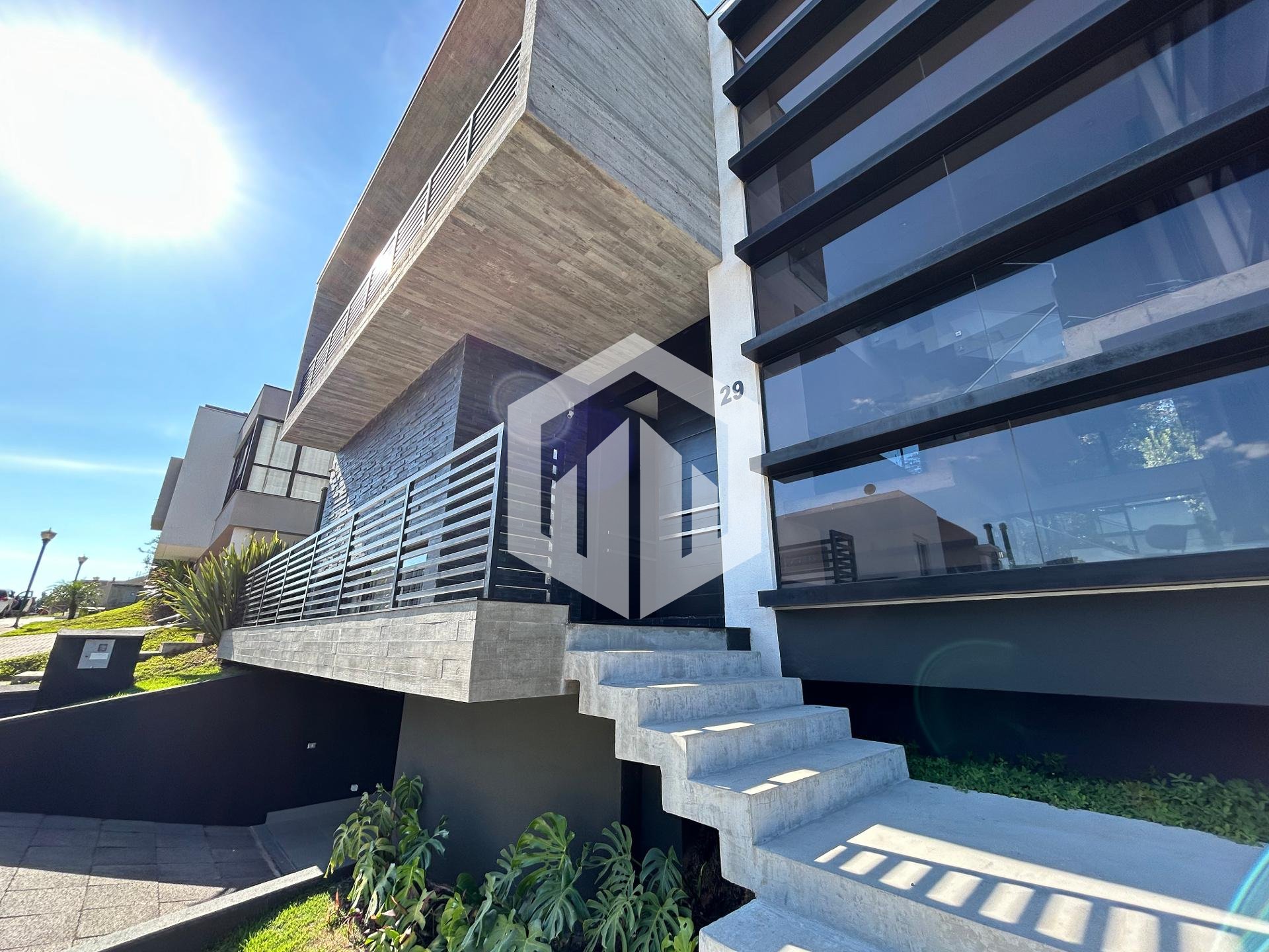 Casa de alto padrão em condomínio clube à venda em Santa Felic...