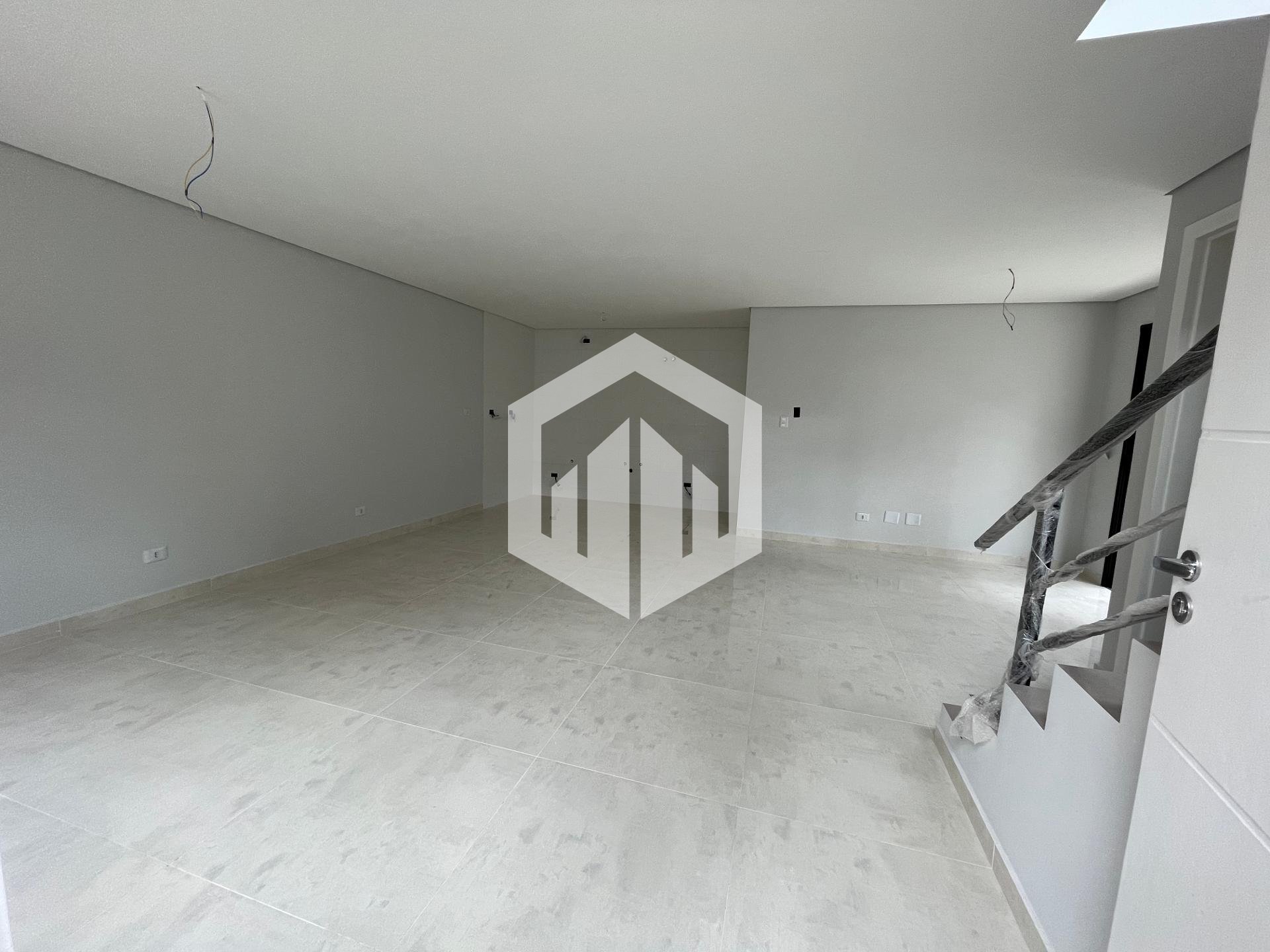 Sobrado à venda - Triplex 106m  - R  639.000,00 - Uberaba, CUR...