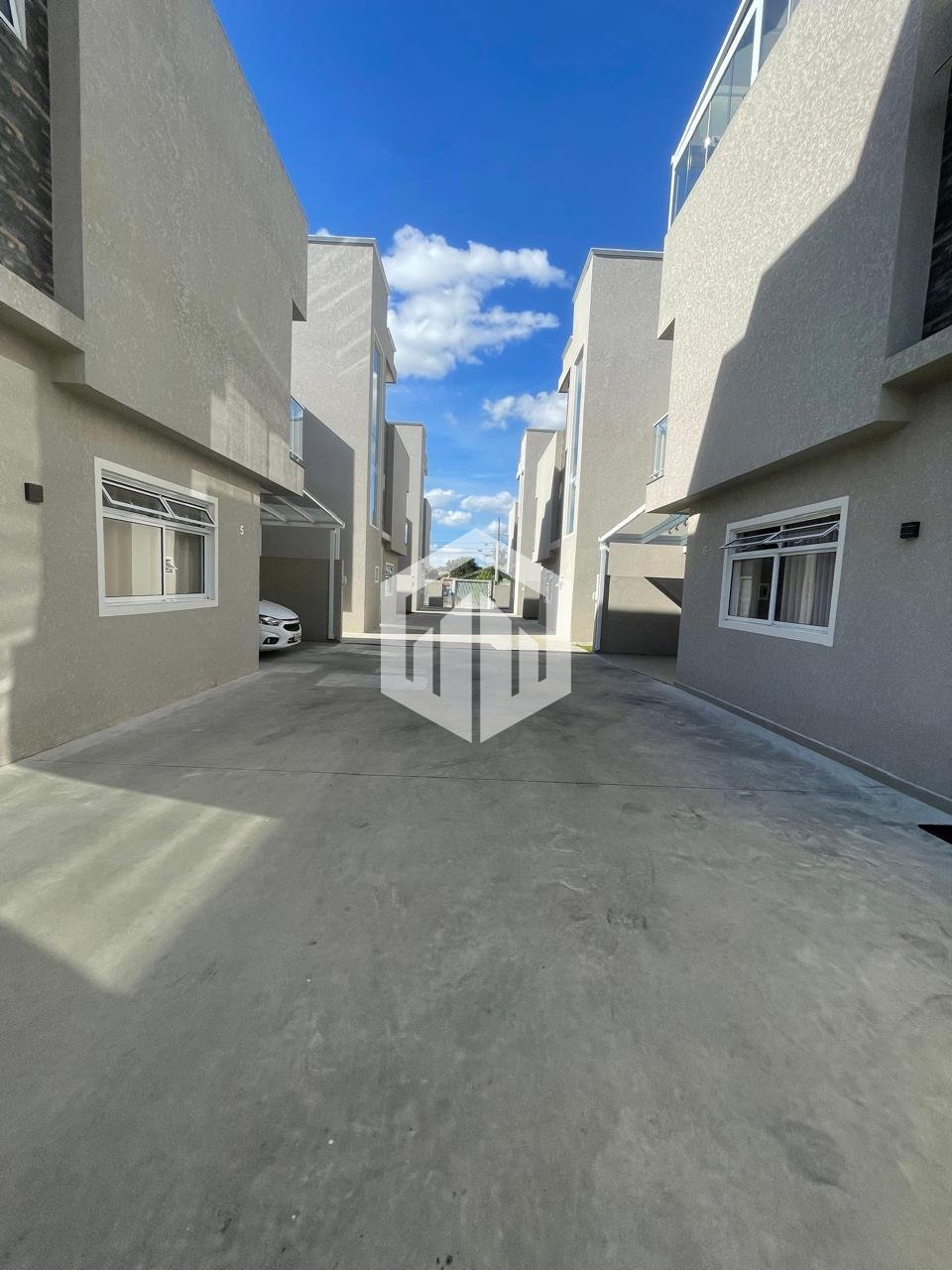 Sobrado Triplex com 3 dormitórios, à venda - R  649.000,00 - B...