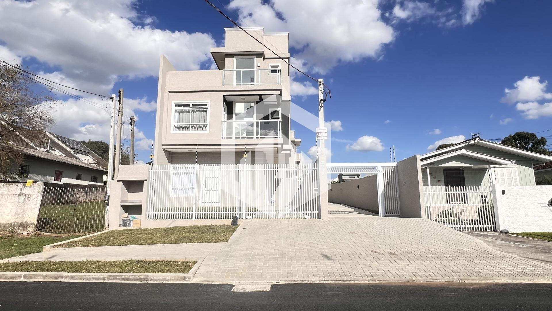 Sobrado à venda - Triplex 125m  - R  750.000,00 - Boqueirão, C...