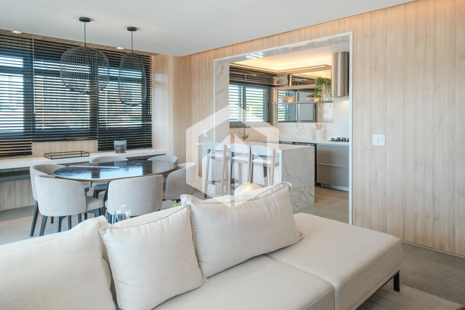 Apartamento com 3 dormitórios à venda  - 114m  - R  1.748.374,...