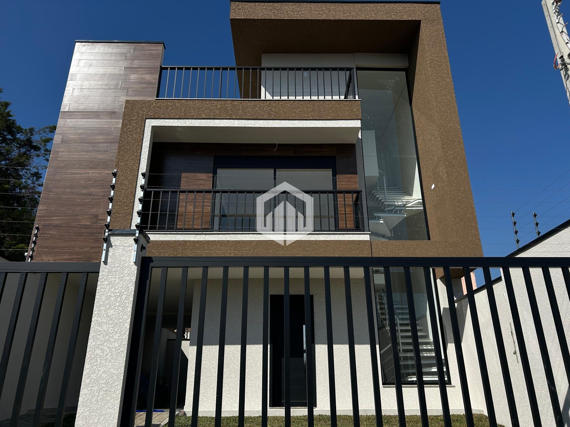 Sobrados à venda - Triplex, 3 suítes - Guabirotuba, CURITIBA - PR