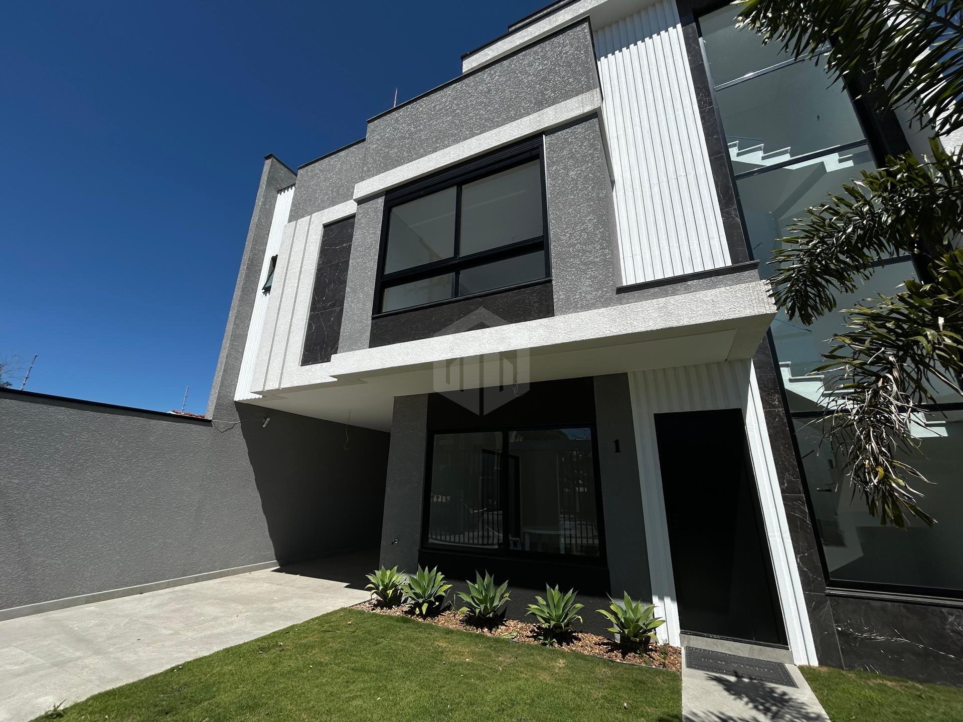 Sobrado à venda - Triplex com 3 suítes -  Vista Alegre, CURITI...