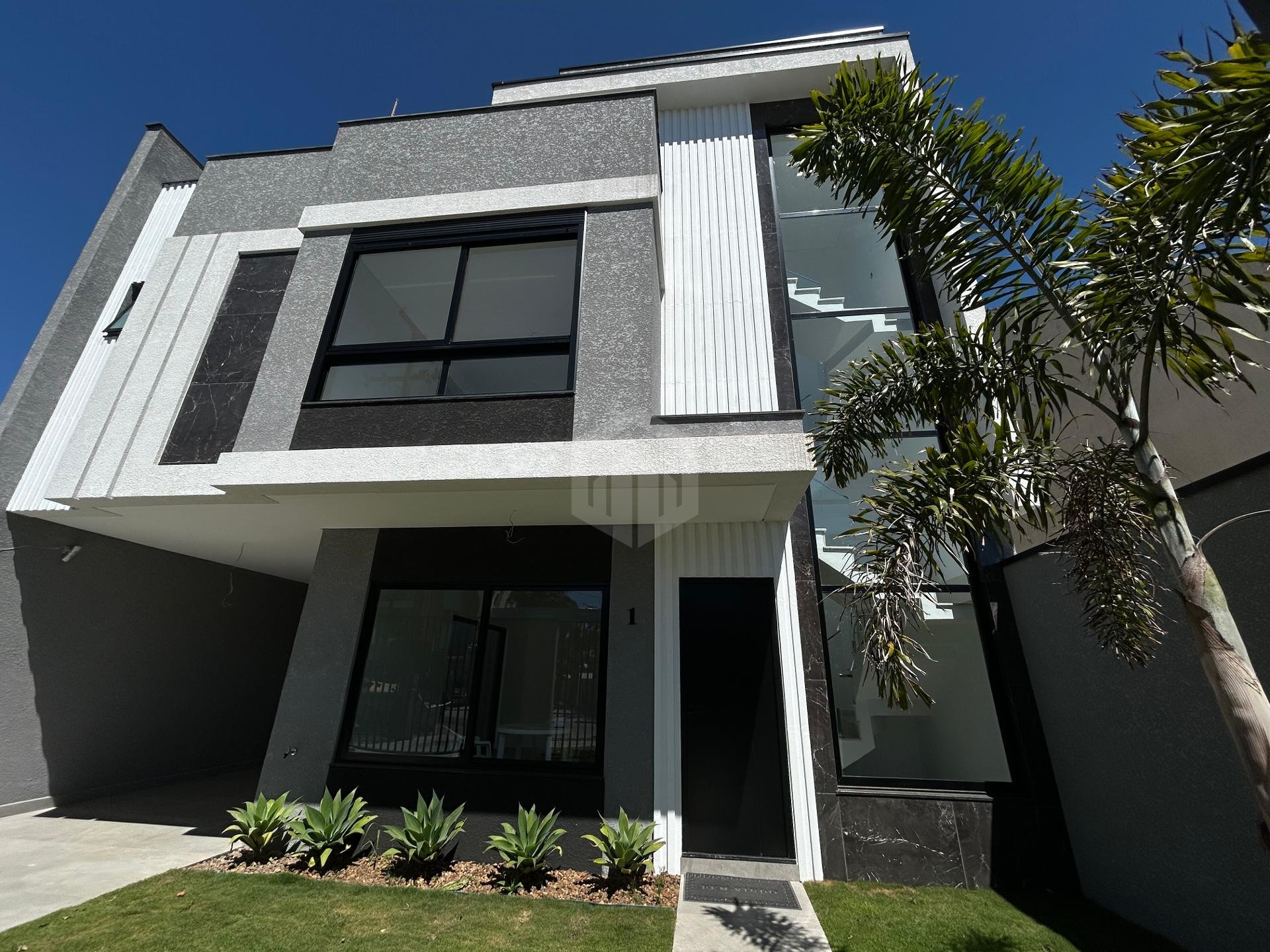 Sobrado à venda - Triplex com 3 suítes -  Vista Alegre, CURITI...