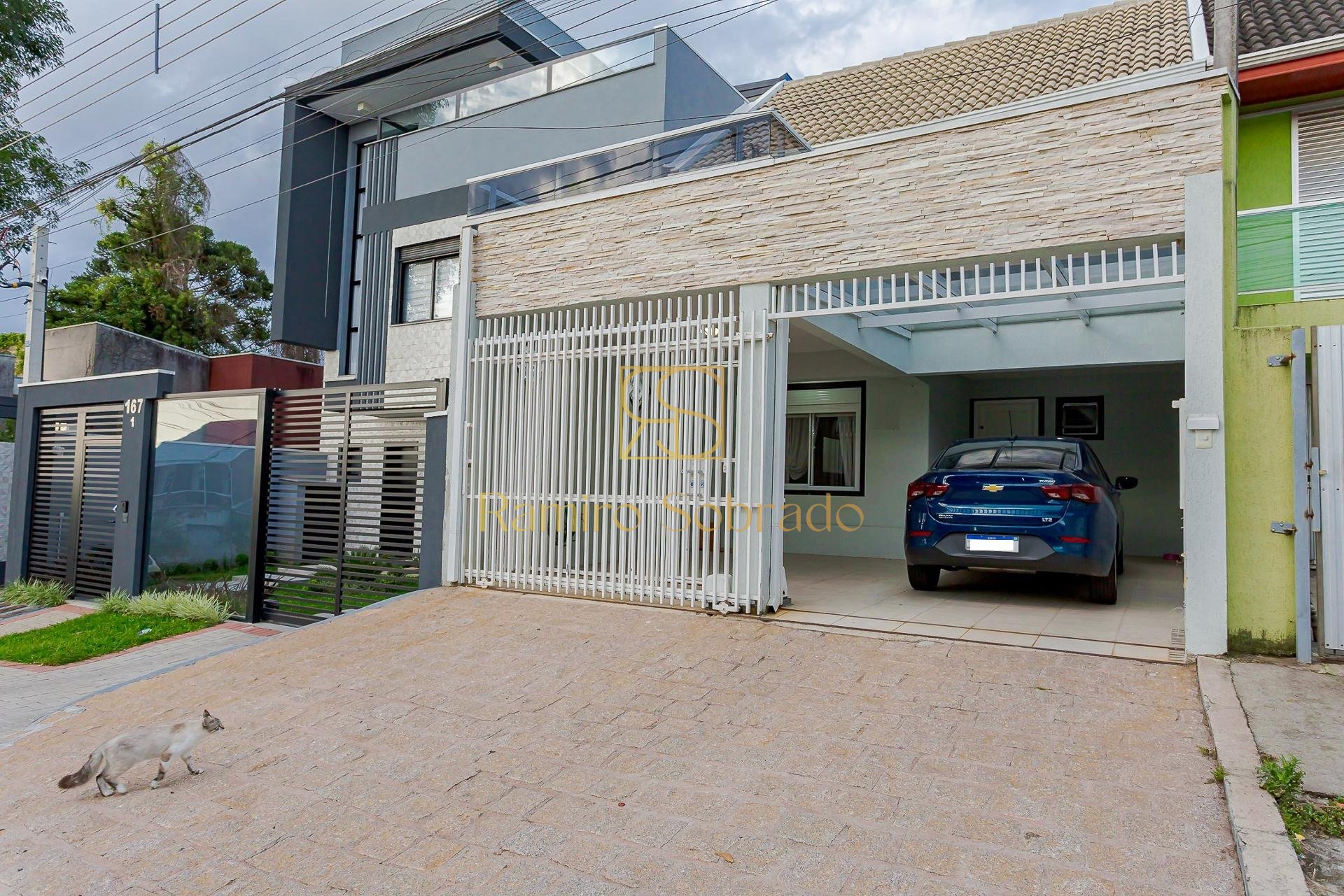 SOBRADO NO BAIRRO XAXIM EM CURITIBA ? 180M  PRIVATIVOS ? 4 DOR...