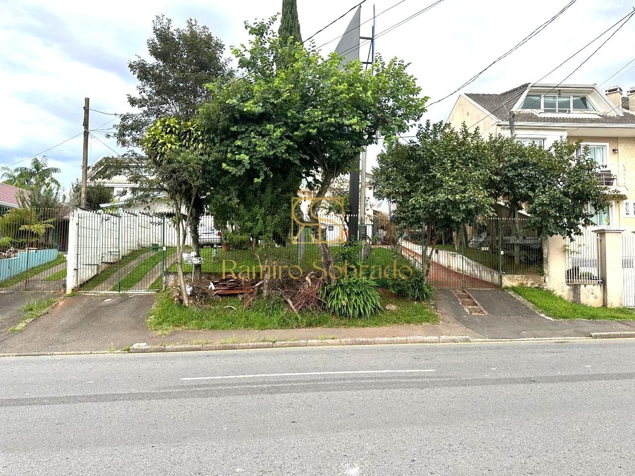 Terreno 500m  - ZR-2 - 16,60 x 30 no Pilarzinho - Rua Nilo Pe?...