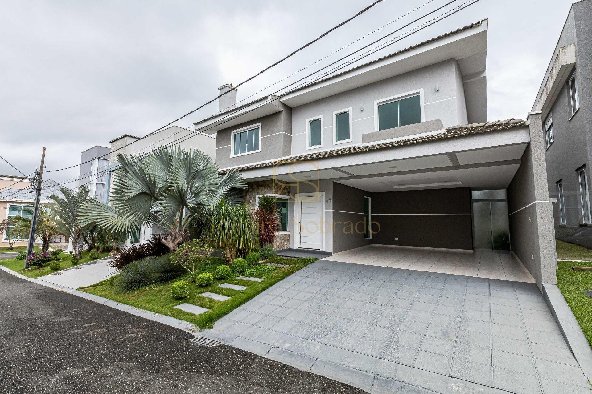 RESIDENCIA DE ALTO PADRAO NO VILAGGIO SANTA CORONA, 3 SUITES ?...