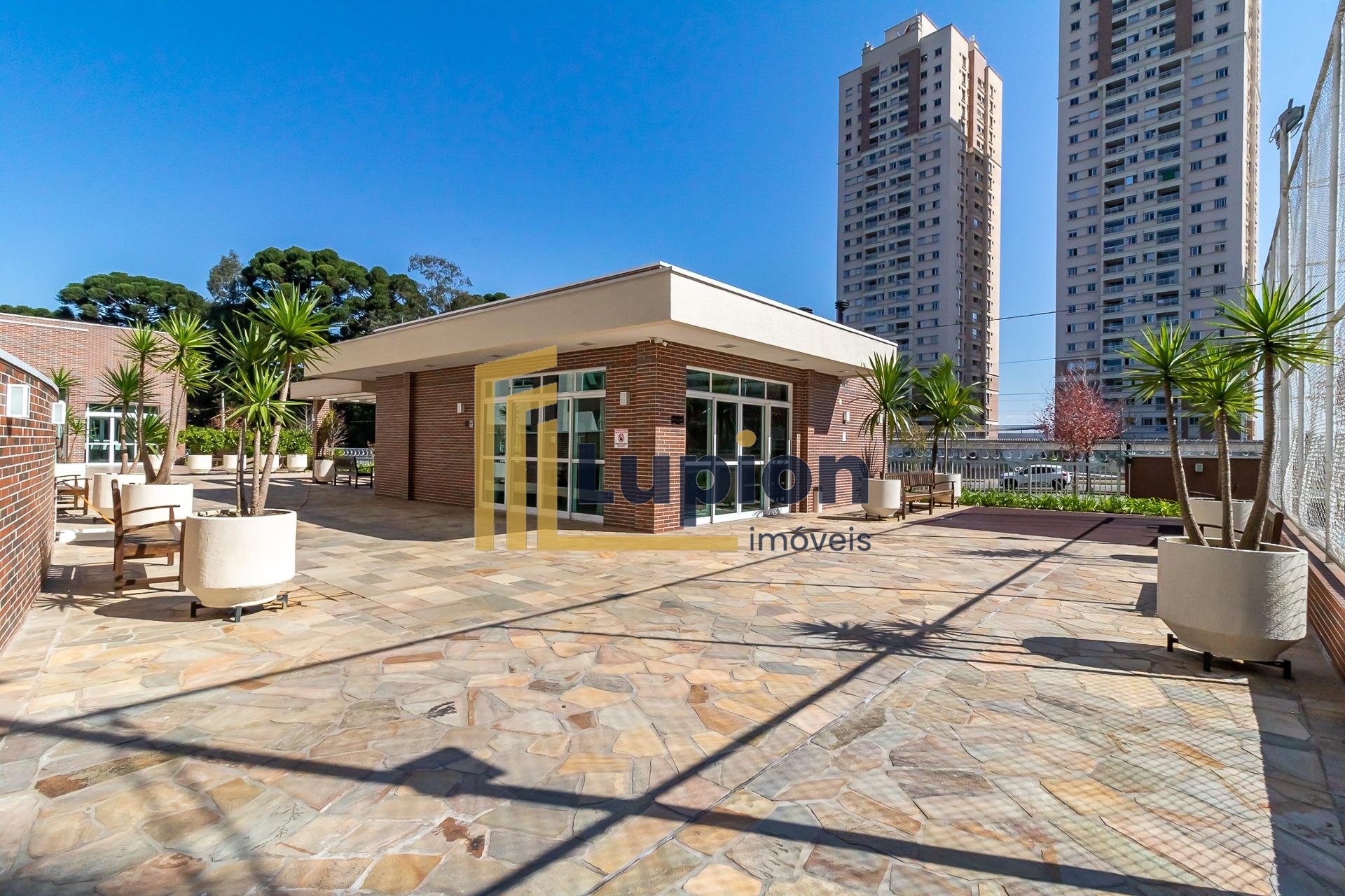 Apartamento no condomínio clube Vermont, a poucos metros da Un...