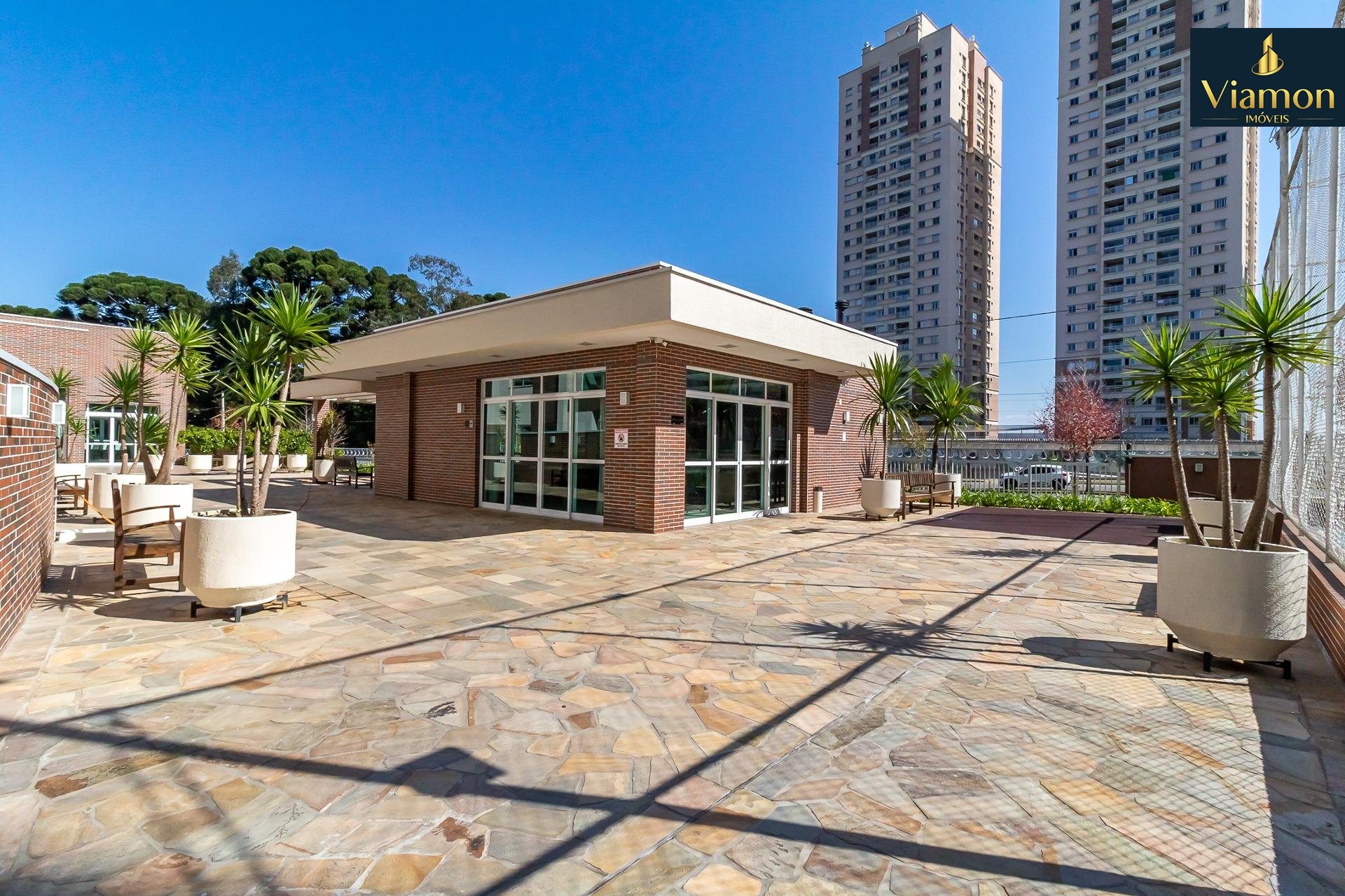 Apartamento no condomínio clube Vermont, a poucos metros da Un...