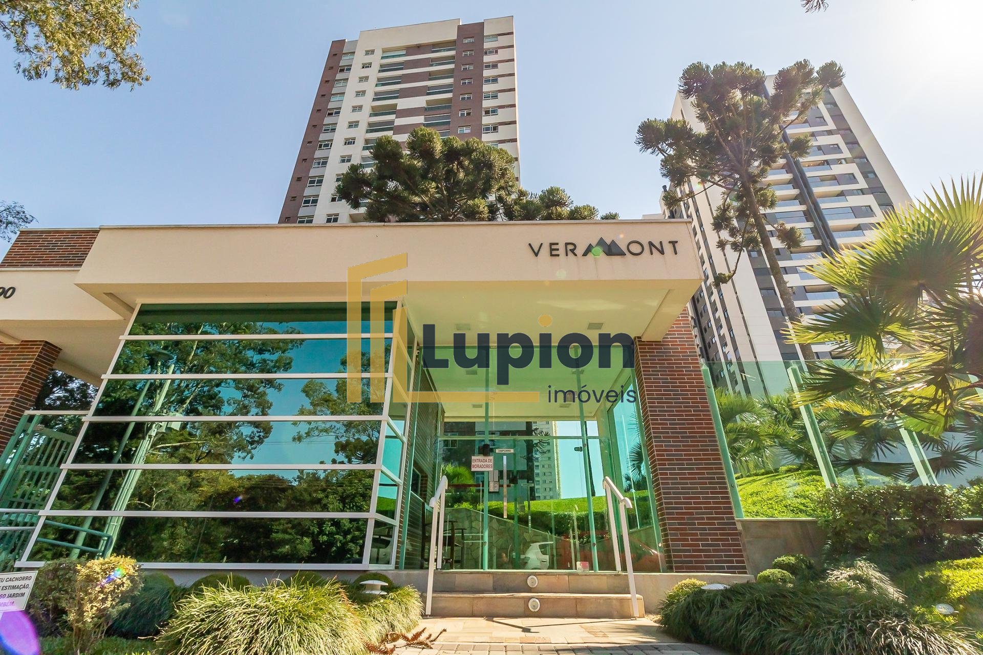 Apartamento no condomínio clube Vermont, a poucos metros da Un...