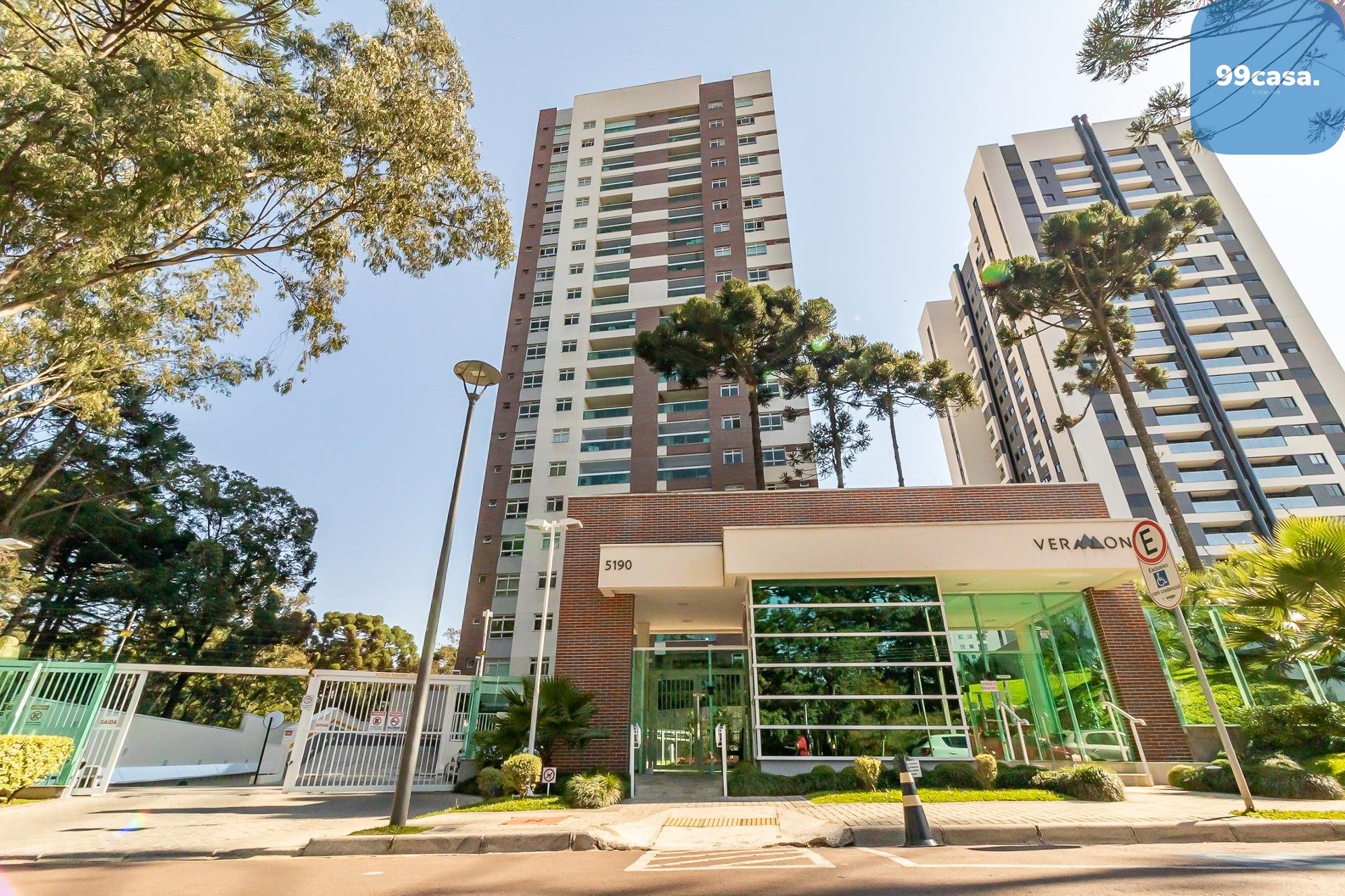 Apartamento no condomínio clube Vermont, a poucos metros da Un...