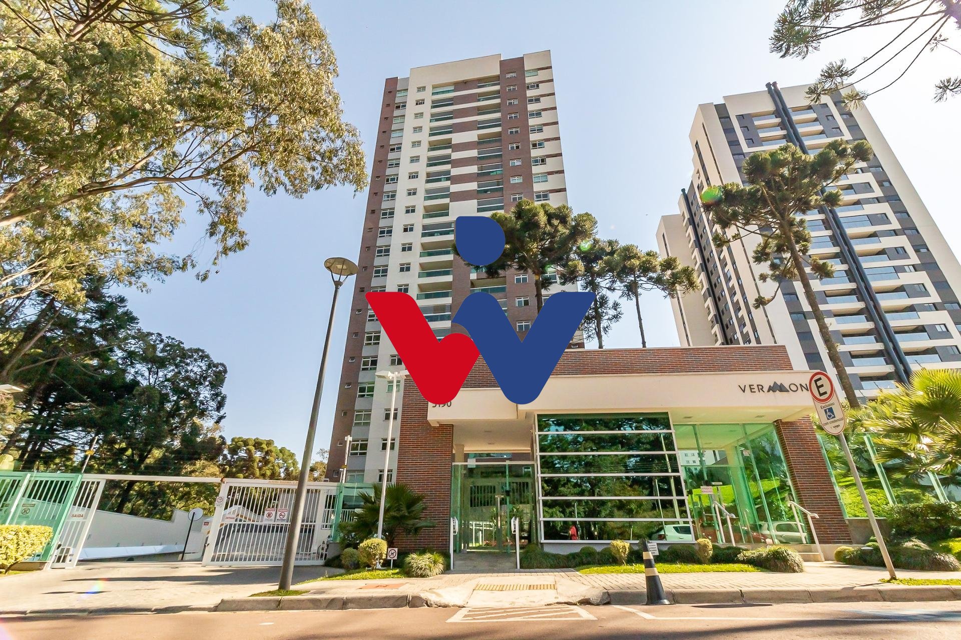Apartamento no condomínio clube Vermont, a poucos metros da Un...
