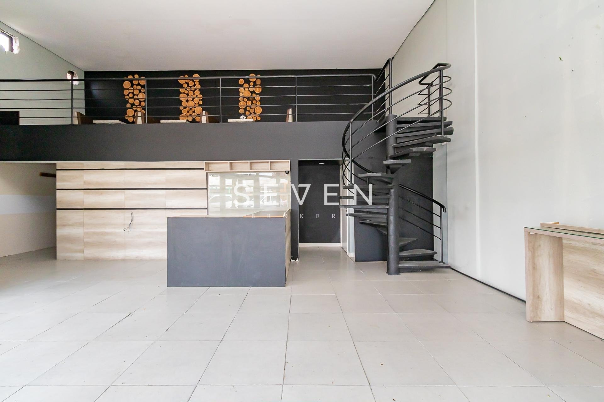 Confira essa oportunidade  casa com terreno plano no Pinheirinho.