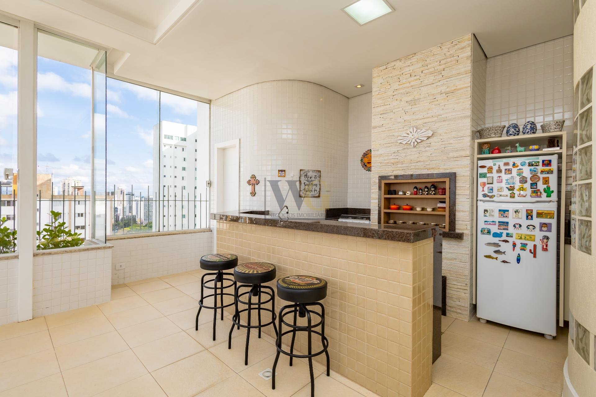 Cobertura Exclusiva 4 Quartos, 2 Suítes e Jacuzzi no Centro Cí...