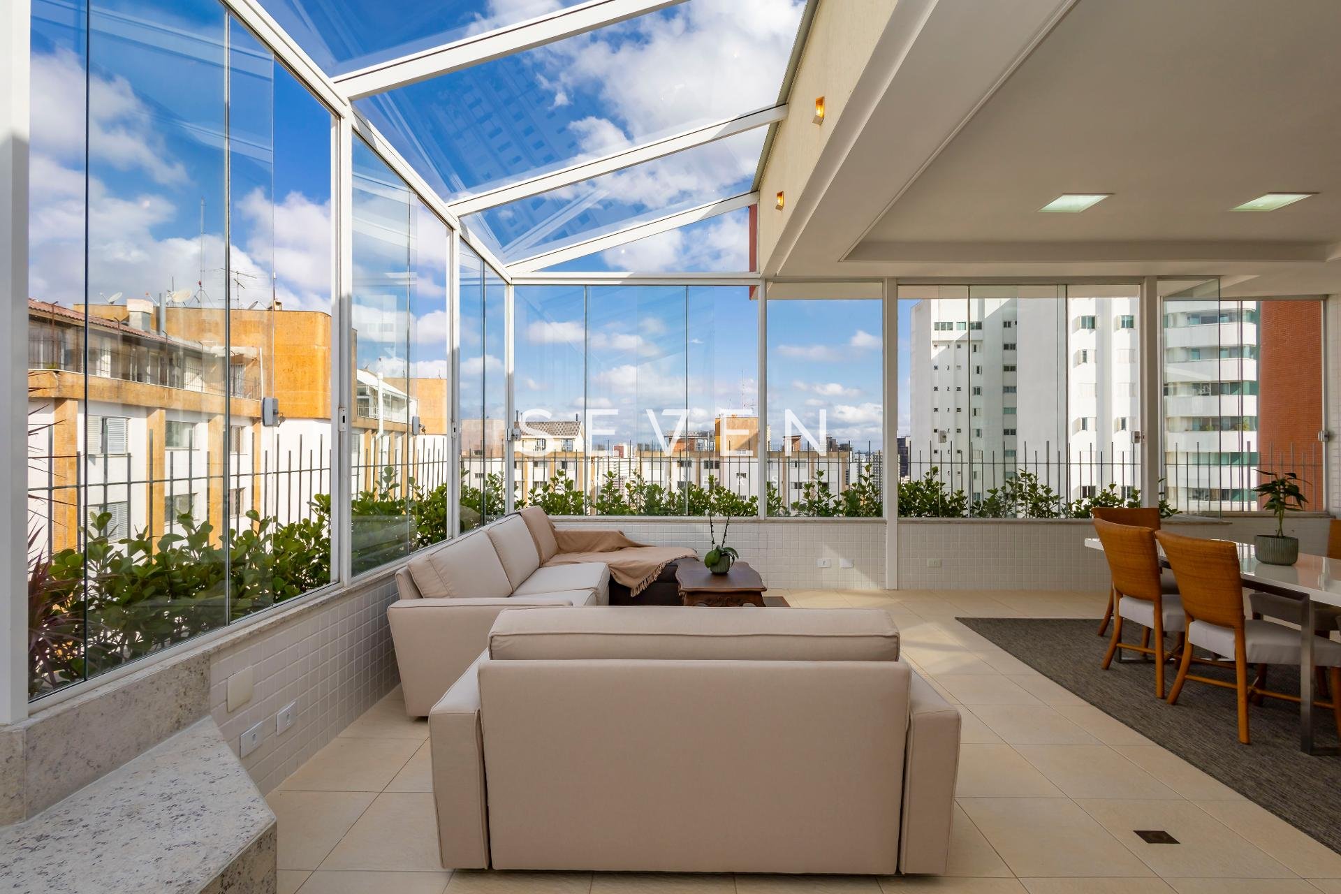 Cobertura Exclusiva 4 Quartos, 2 Suítes e Jacuzzi no Centro Cí...